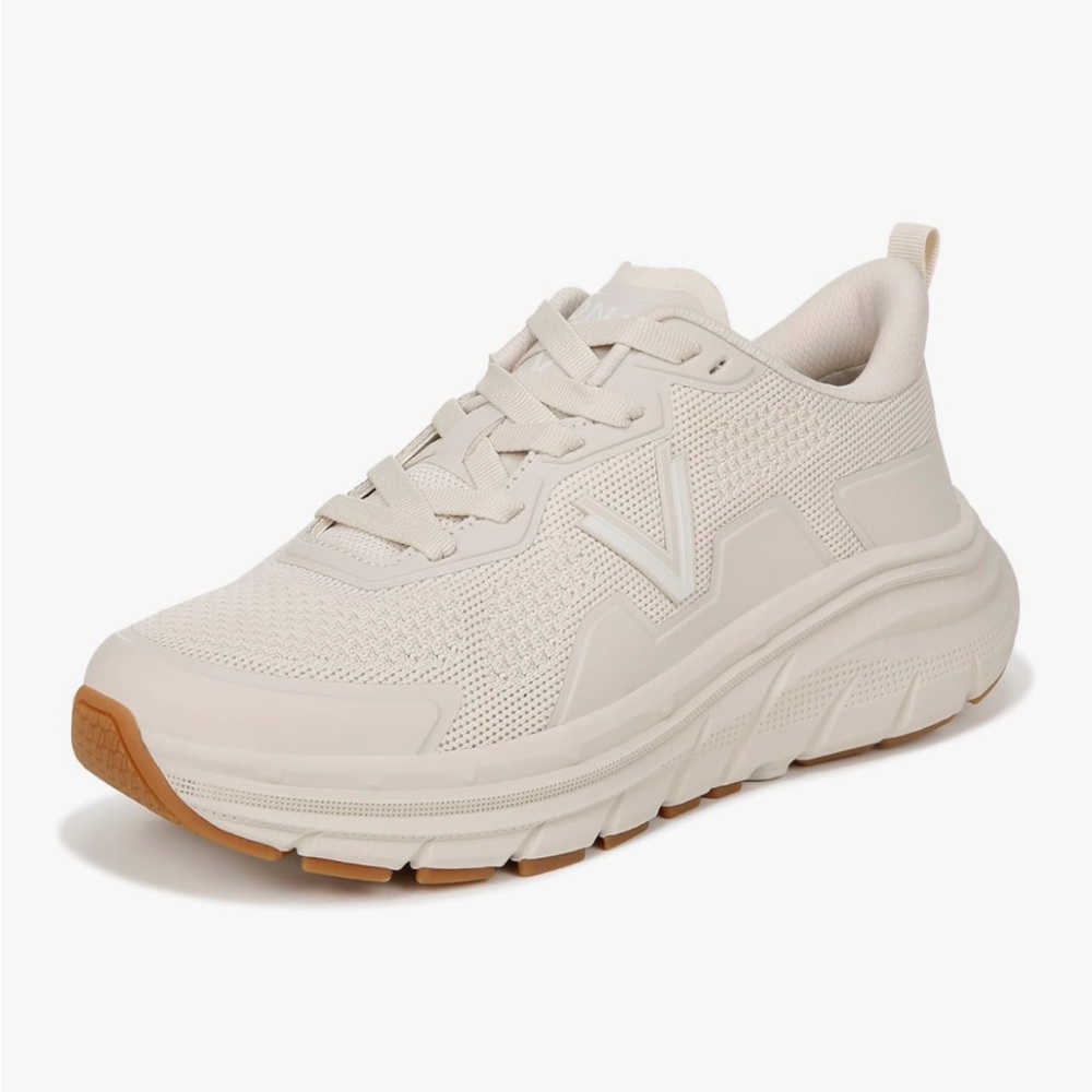 Vionic Women’s 10.5 Wide Walk Max Beige Sneakers